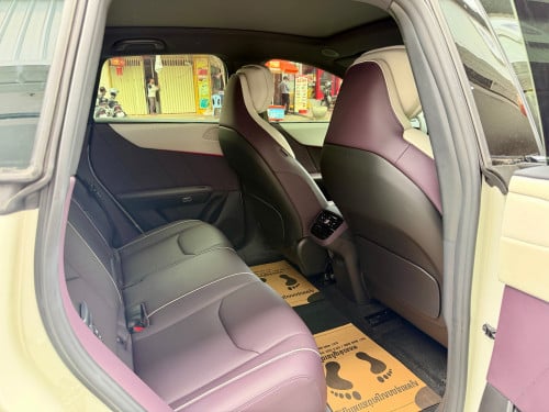 2025 Mazda EZ60 max EV 3000km only
