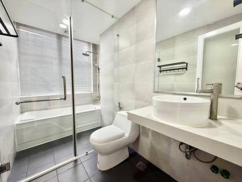 2BR 2BT for rent in BKK1 $1,300