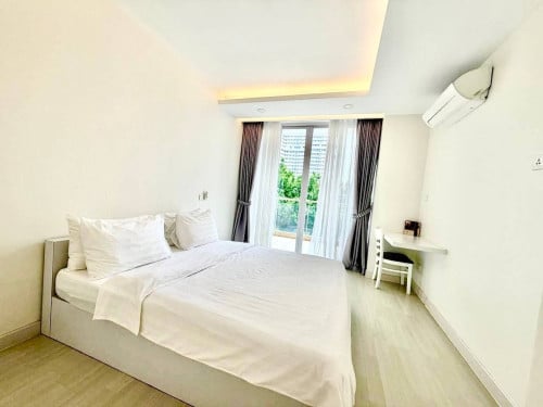 2BR 2BT for rent in BKK1 $1,300