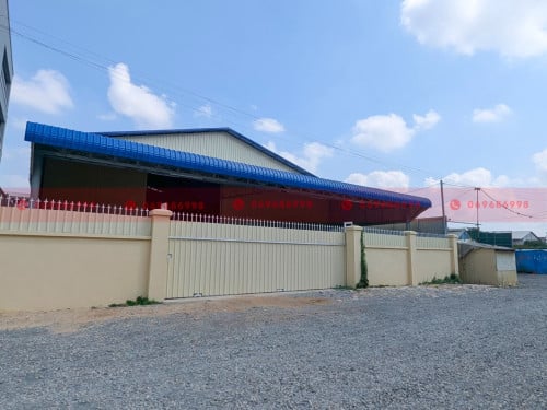 360 Sqm Warehouse With Loading Bay Canopy Space For Lease In Sen Sok