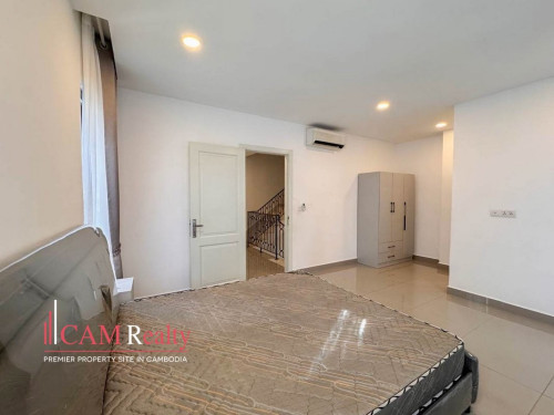 4 Bedrooms Twin Villa For Rent in Chip Mong Land Landmark 60M