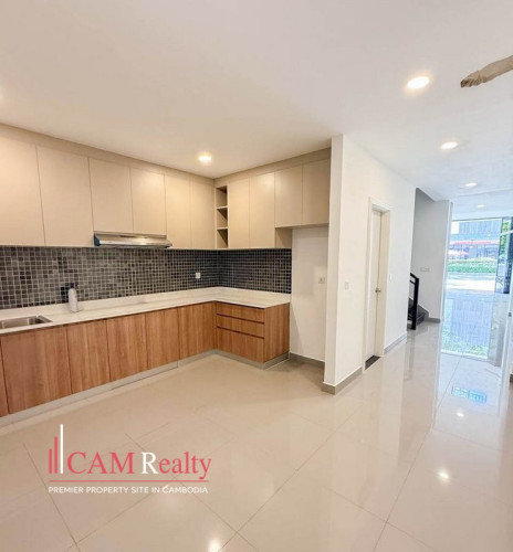 4 BR Shophouse Grand For Rent In Gated Community of Borey Chip Mong 598