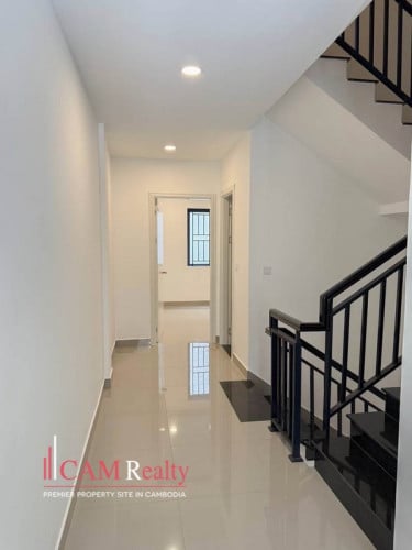 4 BR Shophouse Grand For Rent In Gated Community of Borey Chip Mong 598