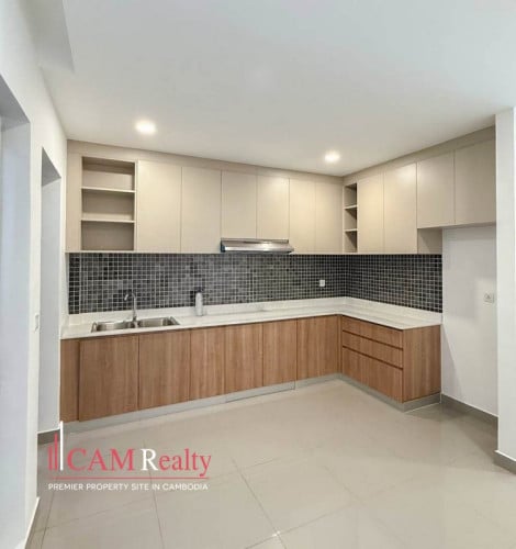 4 BR Shophouse Grand For Rent In Gated Community of Borey Chip Mong 598