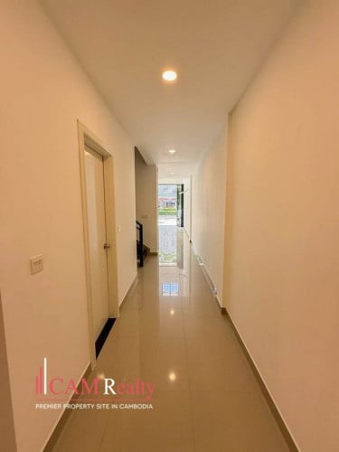 4 BR Shophouse Grand For Rent In Gated Community of Borey Chip Mong 598
