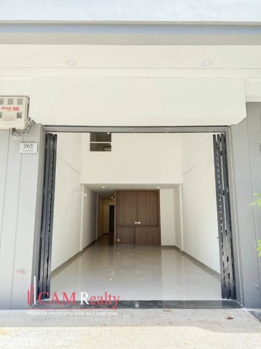 4 BR Shophouse Grand For Rent In Gated Community of Borey Chip Mong 598