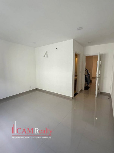 4 BR Shophouse Grand For Rent In Gated Community of Borey Chip Mong 598