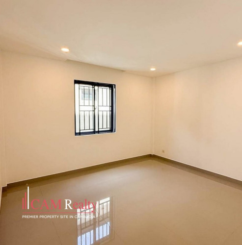 4 BR Shophouse Grand For Rent In Gated Community of Borey Chip Mong 598