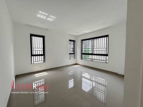 5+1 Bedrooms Queen A Villa For Rent In Borey Chip Mong Land Park Land 6A