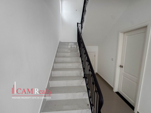 5+1 Bedrooms Queen A Villa For Rent In Borey Chip Mong Land Park Land 6A