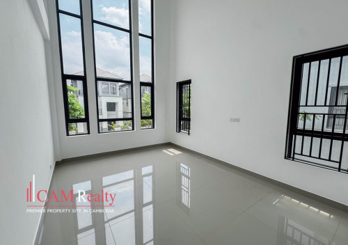 5+1 Bedrooms Queen A Villa For Rent In Borey Chip Mong Land Park Land 6A