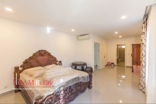 6 Bedrooms Queen A Villa For Rent In Chip Mong Land, Landmark 60M