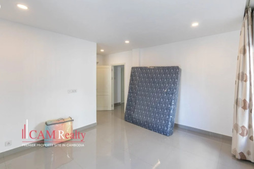 6 Bedrooms Queen A Villa For Rent In Chip Mong Land, Landmark 60M