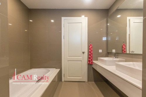 6 Bedrooms Queen A Villa For Rent In Chip Mong Land, Landmark 60M