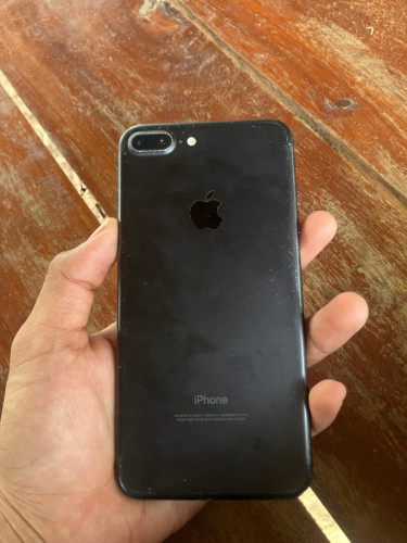 7 plus 128gb battery 100%