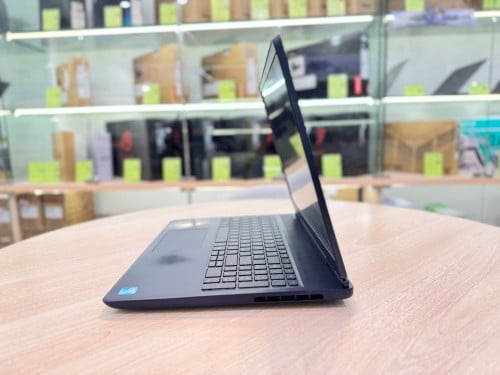 Alienware 16 Aurora CPU Core 7-240H l RAM 32GB l SSD 1TB l VGA 5060 l 16" 2.5K 120Hz (2 Hand)