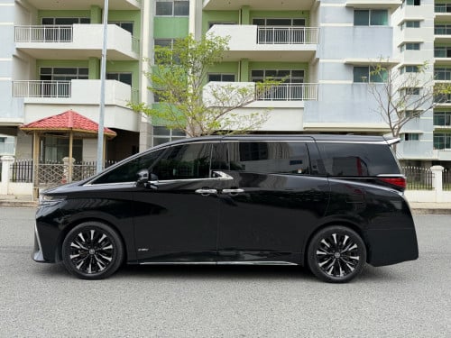 Alphard 2024