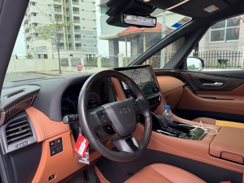 Alphard 2024