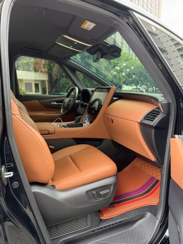 Alphard 2024