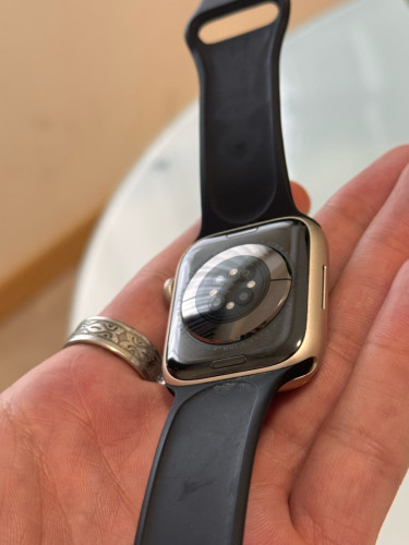 Apple Watch Series 9 – Like New (100% Battery Health) GPS 45mm