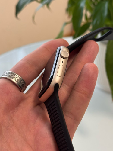 Apple Watch Series 9 – Like New (100% Battery Health) GPS 45mm