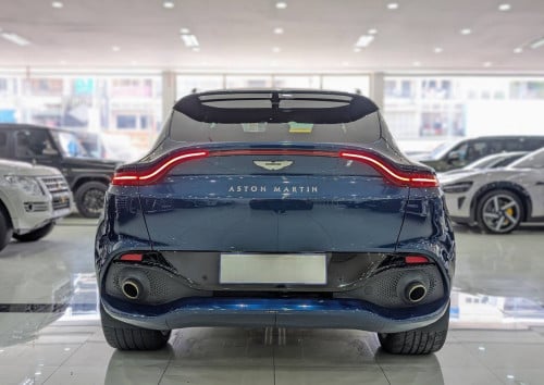 Aston Martin DBX