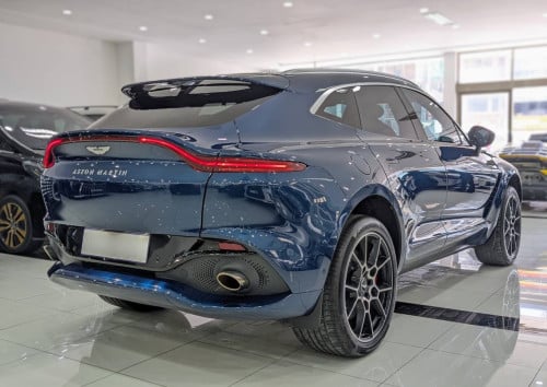 Aston Martin DBX