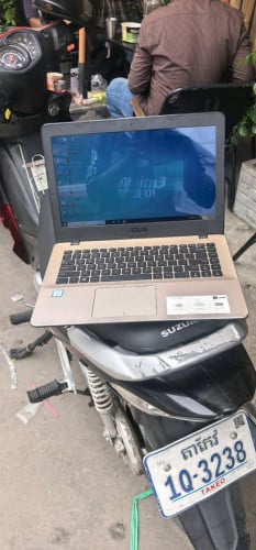 Asus Ram8G/128G នៅស្អាតគួរសម