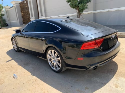 Audi A7 2012 V6 សាំង ម្ចាស់ដេីម ឡានអ្នកប្រេី លេខBY