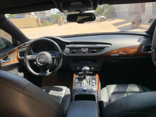 Audi A7 2012 V6 សាំង ម្ចាស់ដេីម ឡានអ្នកប្រេី លេខBY