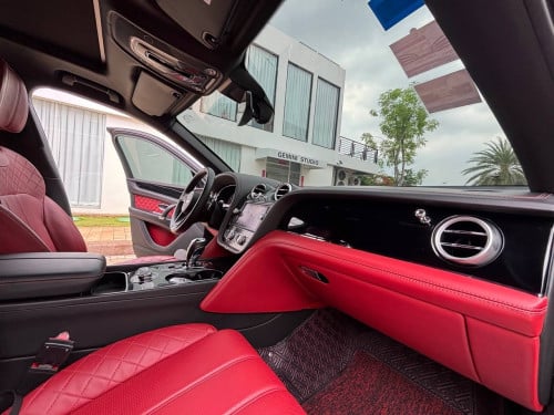 Bentley Benteyga 2018