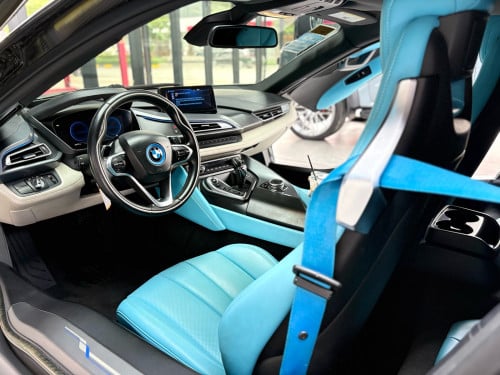 BMW i8 full Option 2015 ថ្មីមិនយកលុយ