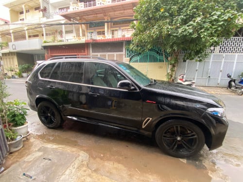 BMW-X5.M ឡើងក្នុងក្រៅឯកសាម្ចាស់ដើម