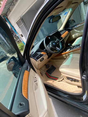 BMW-X5.M ឡើងក្នុងក្រៅឯកសាម្ចាស់ដើម