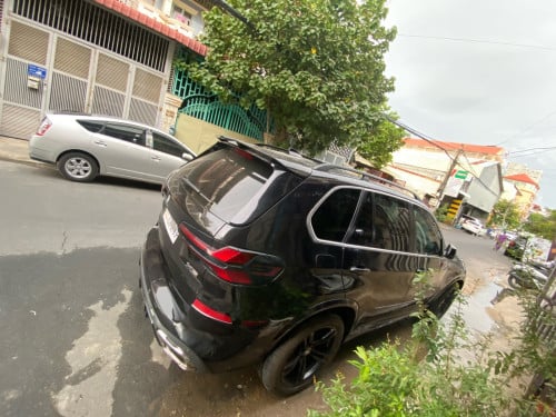 BMW-X5.M ឡើងក្នុងក្រៅឯកសាម្ចាស់ដើម