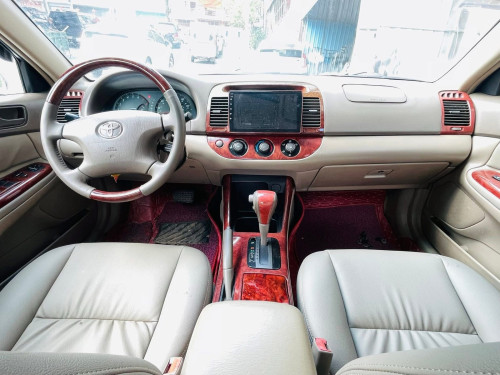 Camry LE-02 ពោង8ឡានស្អាតលក់$11800ចចារ