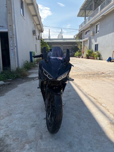 CBR150Rប្រភេទម៉ូតូឡេីង