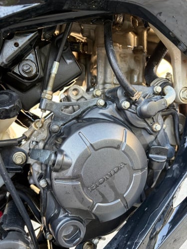 CBR150Rប្រភេទម៉ូតូឡេីង