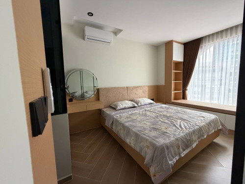 Condo for rent Time Square 5