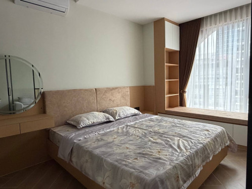 Condo for rent Time Square 5