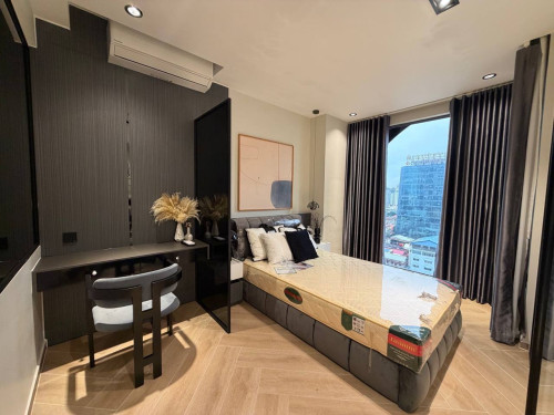 Condo for rent Time Square 5