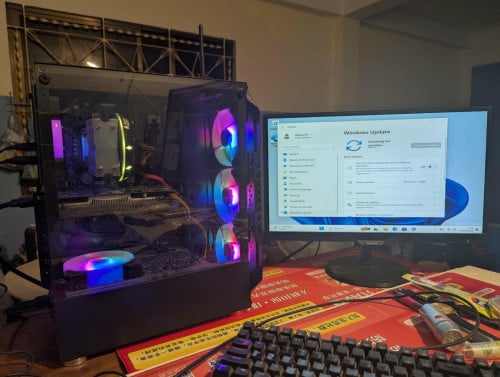 CPU i5 7thRam 16GSSD Kingston 240GHHD WD 640GVGA GTX 750 Ti 2GMonitor 24inch