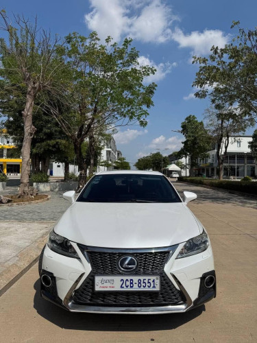 CT 200h premium