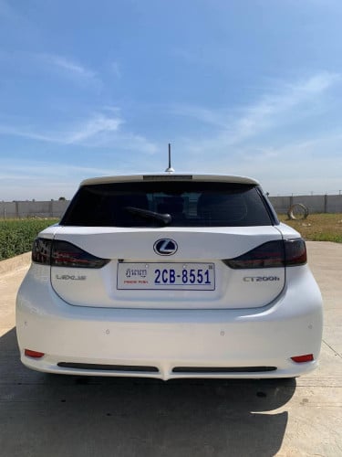 CT 200h premium