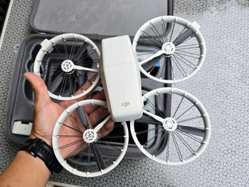 DJI FLIP + 2 Batteries+ DJI RC 2 + Carry Case (used like new 99%) 499$