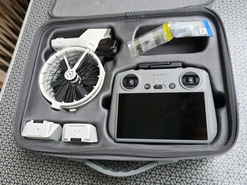 DJI FLIP + 2 Batteries+ DJI RC 2 + Carry Case (used like new 99%) 499$