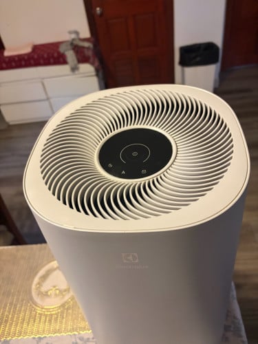 Electrolux air purifier FLOW A3 នៅថ្មី 95%