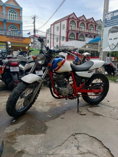 FTRឆ្នាំ99ម៉ូតូស្អាតម៉ាសុីនស្ងាតជិះស្រួល ដូរដៃថ្មី