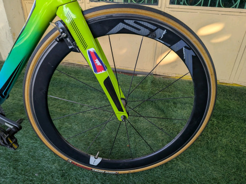 Giant propel កាបេាន ឡេីងថ្នាំថ្មី