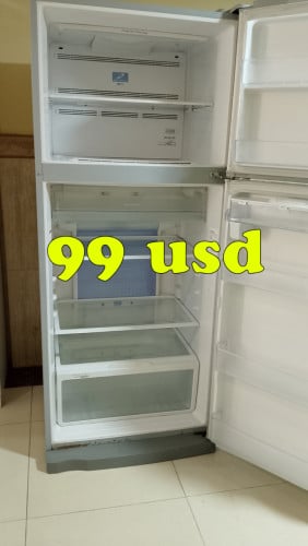 Hitachi Refrigerator. Large. 180 x 70 x 70
